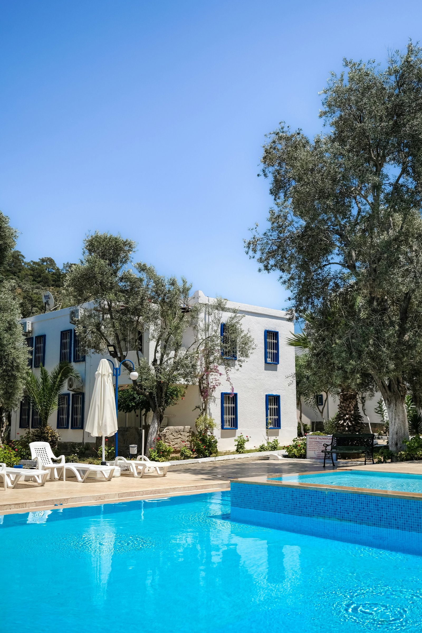 Hotel vs. Apartment Stay: Which One Suits Your Trip?